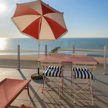 Zonnig Penthouse Met Panoramisch Zeezicht Apartment